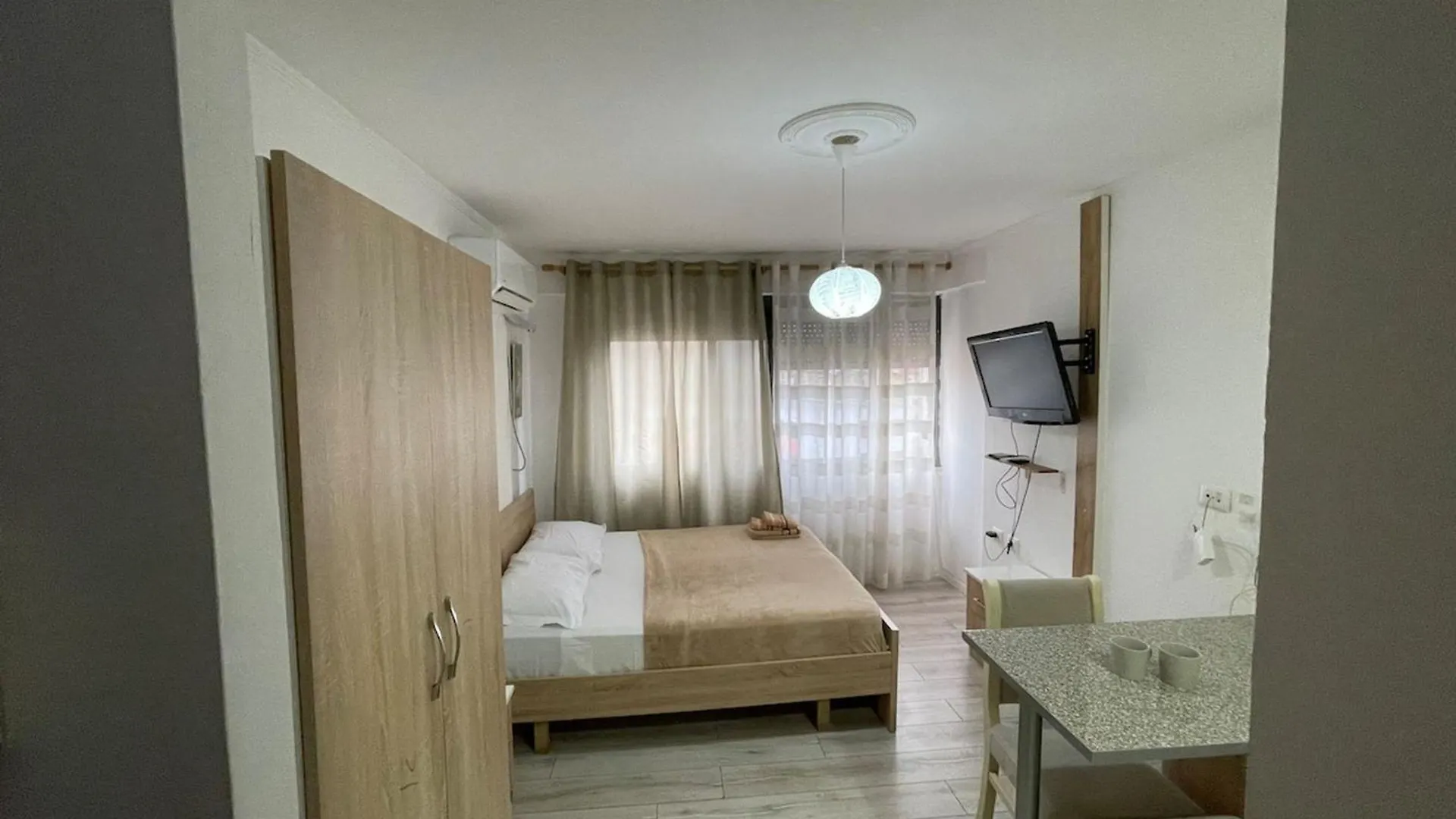 טיראנה Piazza Downtown Cozy Studio 0*,  אלבניה